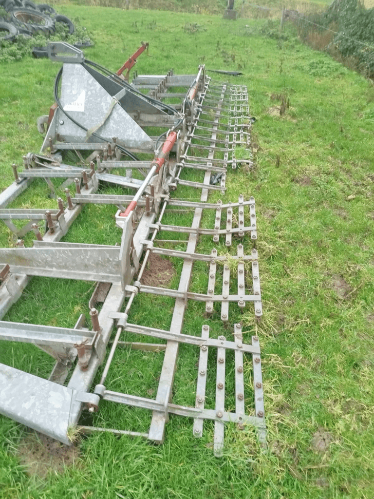 Egge des Typs Agrimat HERSE DE PRAIRIE, Gebrauchtmaschine in CINTHEAUX (Bild 2)