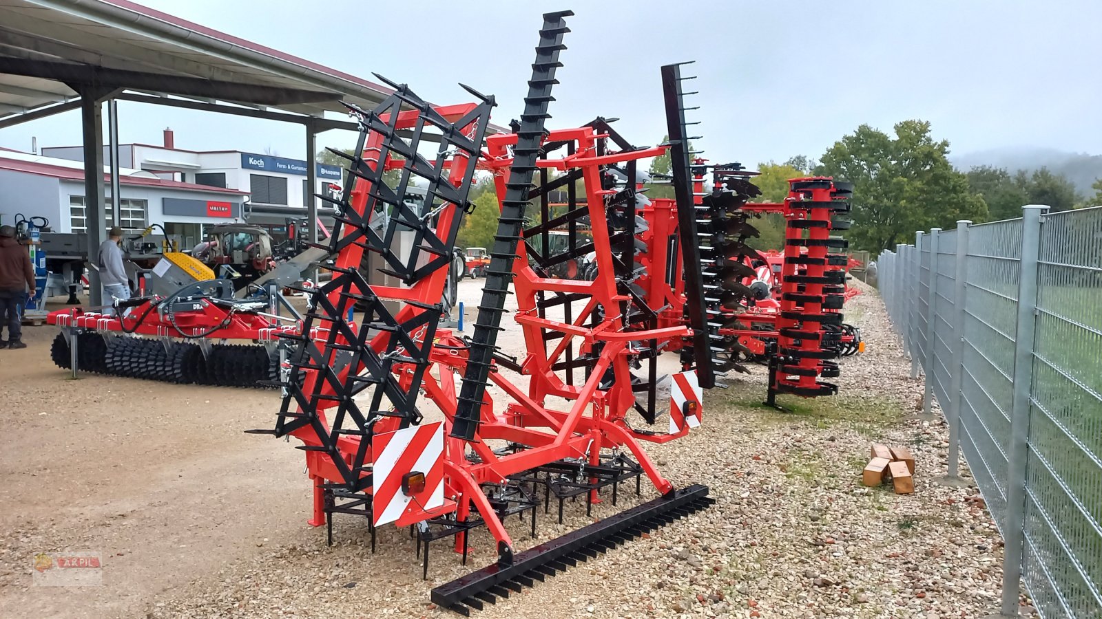 Egge des Typs Akpil Dente 6,7m, Neumaschine in Neumarkt (Bild 3)