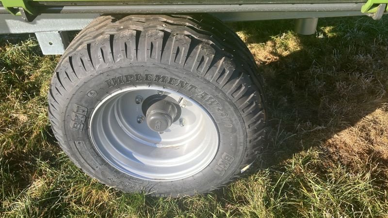 Einachskipper des Typs Fliegl EDK 60 FOX, Neumaschine in Obersöchering (Bild 6)