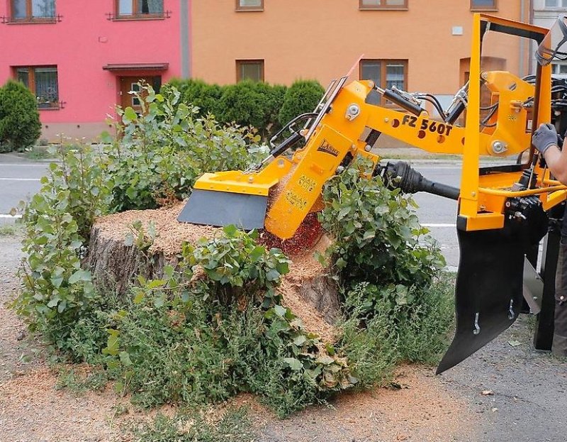 Einachstraktor типа laski Stubbenfräse Baumstumpffräse Grabenfräse Holzhäcksler Hacke, Gebrauchtmaschine в Schmallenberg (Фотография 14)