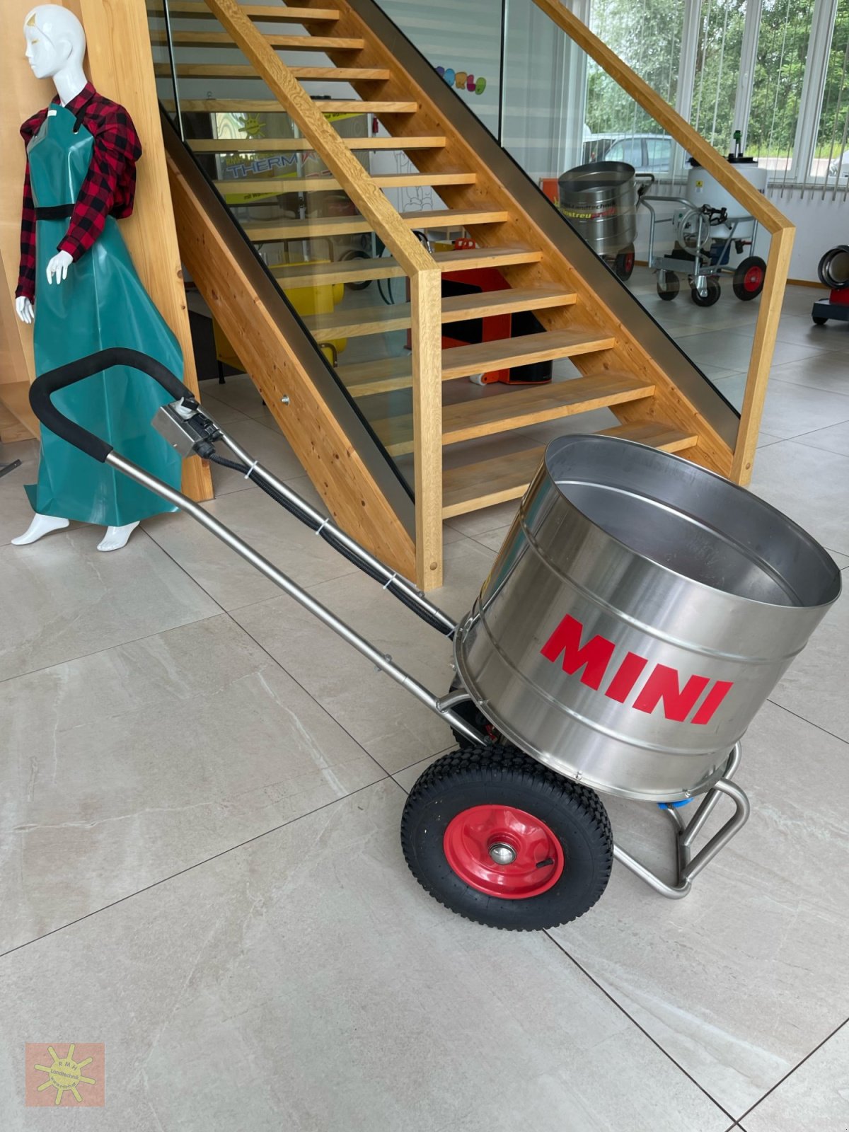 Einstreutechnik typu AG Products Mini, Neumaschine v Henndorf am Wallersee (Obrázek 1)