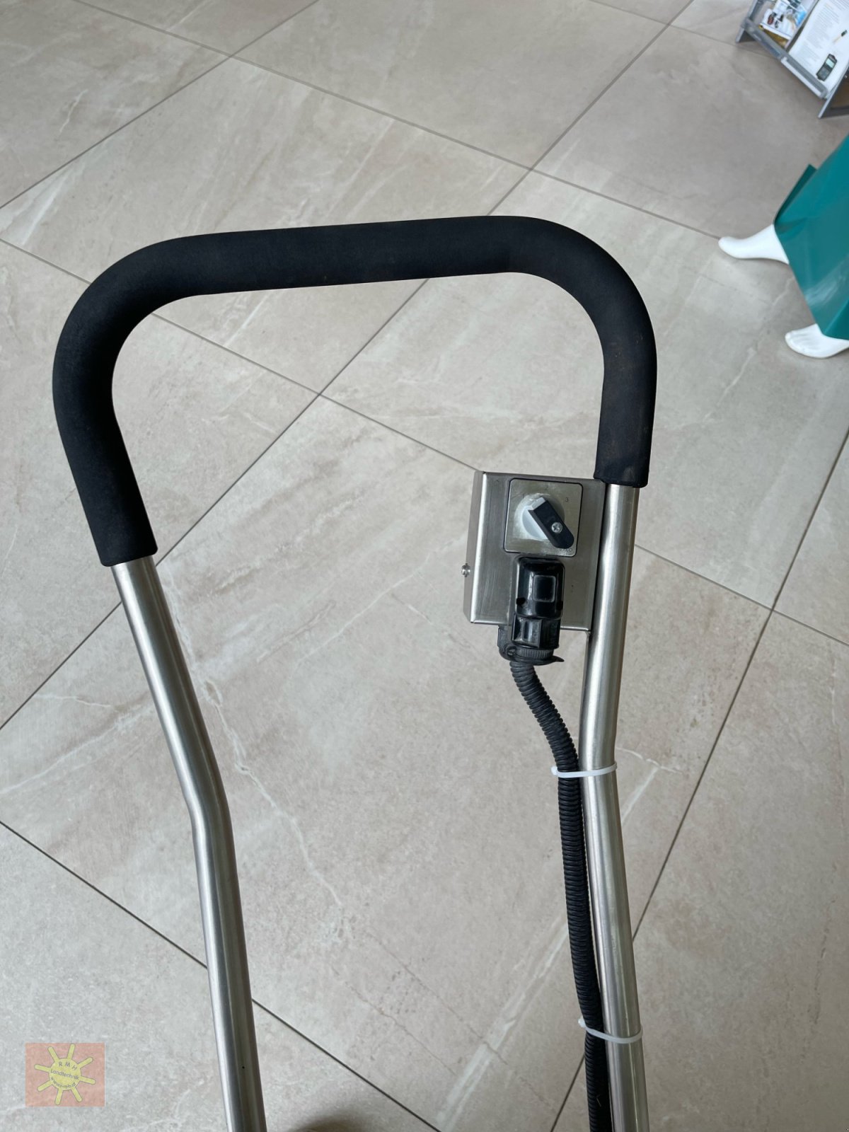 Einstreutechnik typu AG Products Mini, Neumaschine v Henndorf am Wallersee (Obrázek 2)