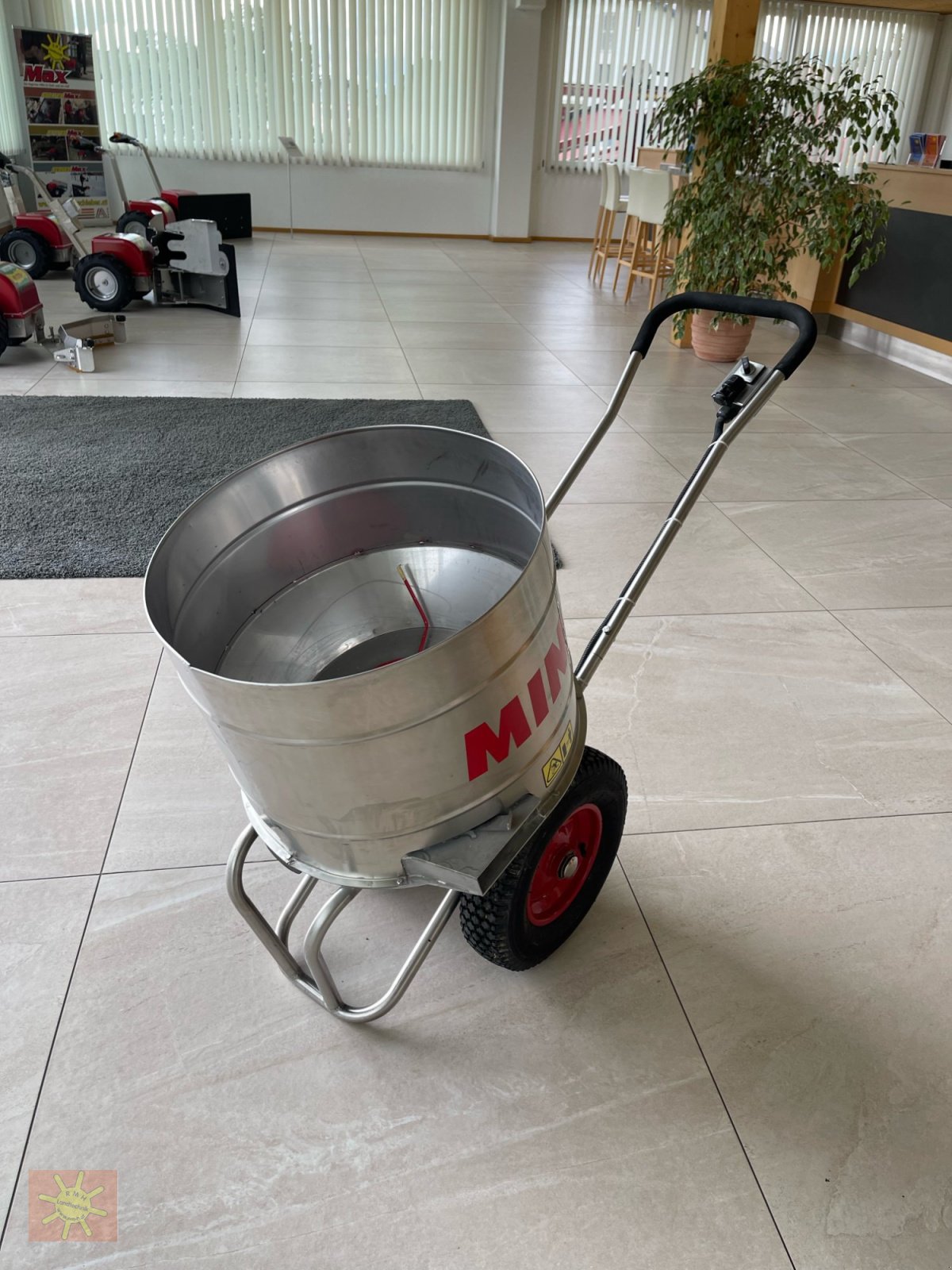 Einstreutechnik typu AG Products Mini, Neumaschine v Henndorf am Wallersee (Obrázek 3)