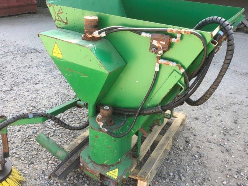 Einstreutechnik от тип Avant Strøkasse  Med skraber og kost, Gebrauchtmaschine в Tinglev (Снимка 1)