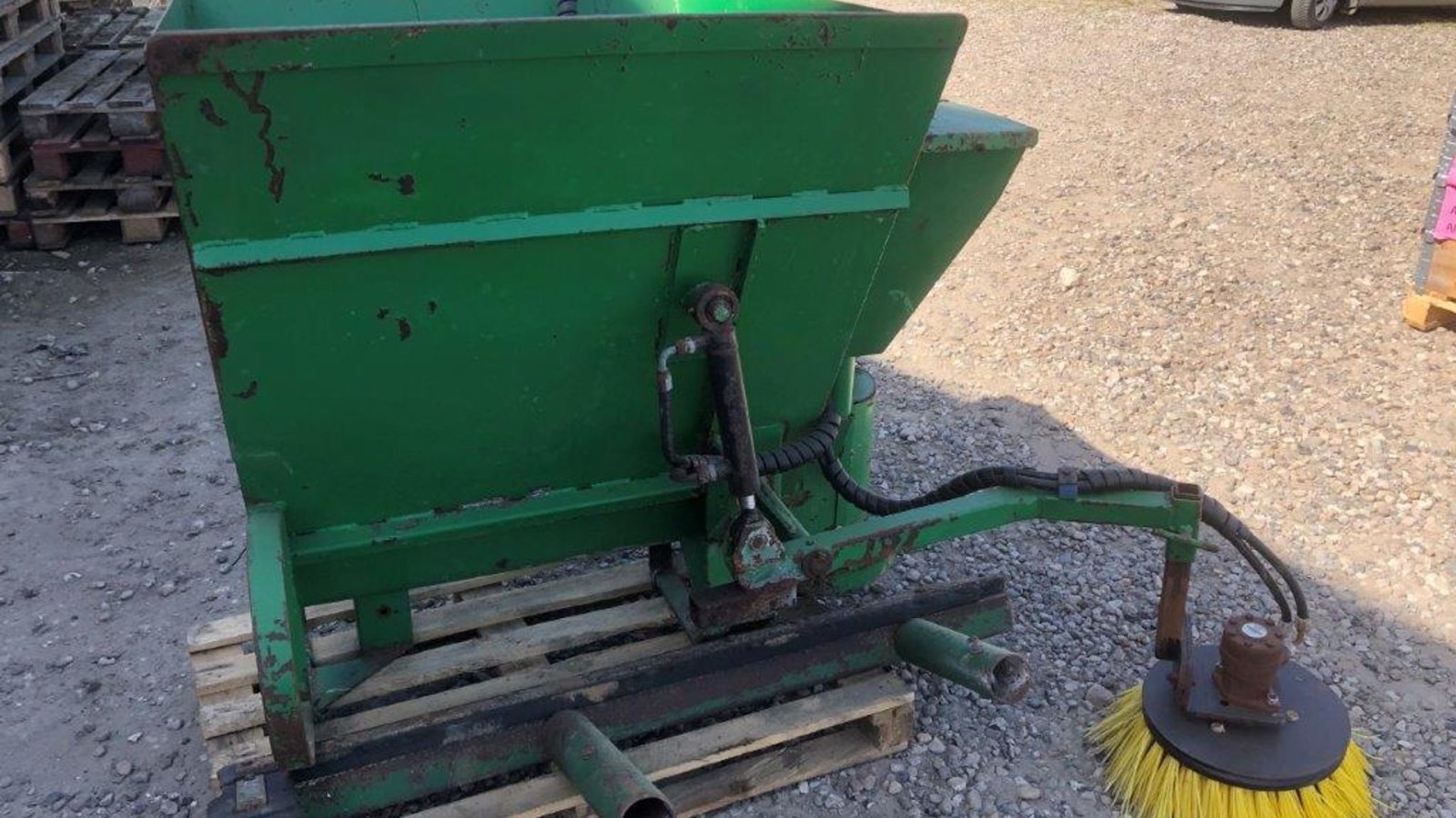 Einstreutechnik des Typs Avant Strøkasse  Med skraber og kost, Gebrauchtmaschine in Tinglev (Bild 7)