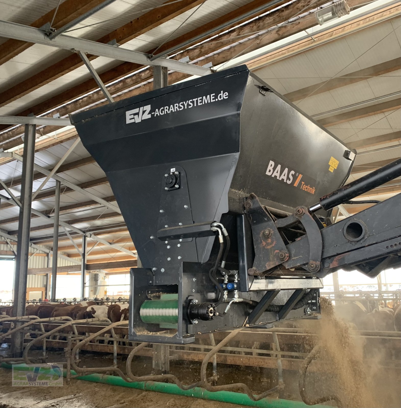 Einstreutechnik of the type Baas BAAS Technik Einstreugerät, Neumaschine in Ebersberg (Picture 1)