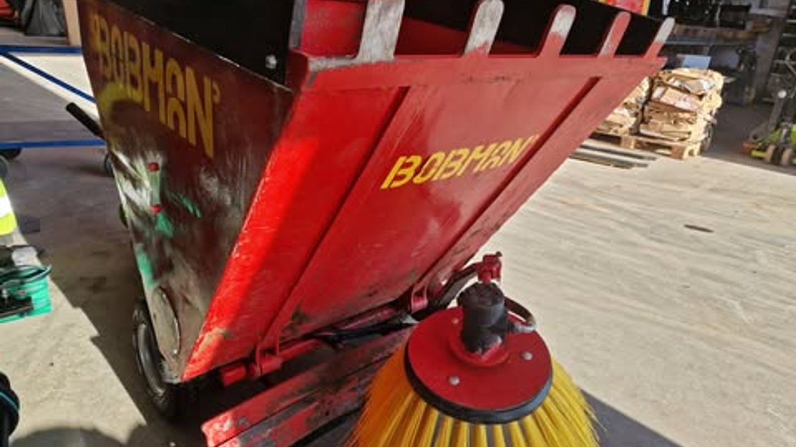 Einstreutechnik Türe ait Bobman Frontload, Gebrauchtmaschine içinde Møldrup (resim 4)