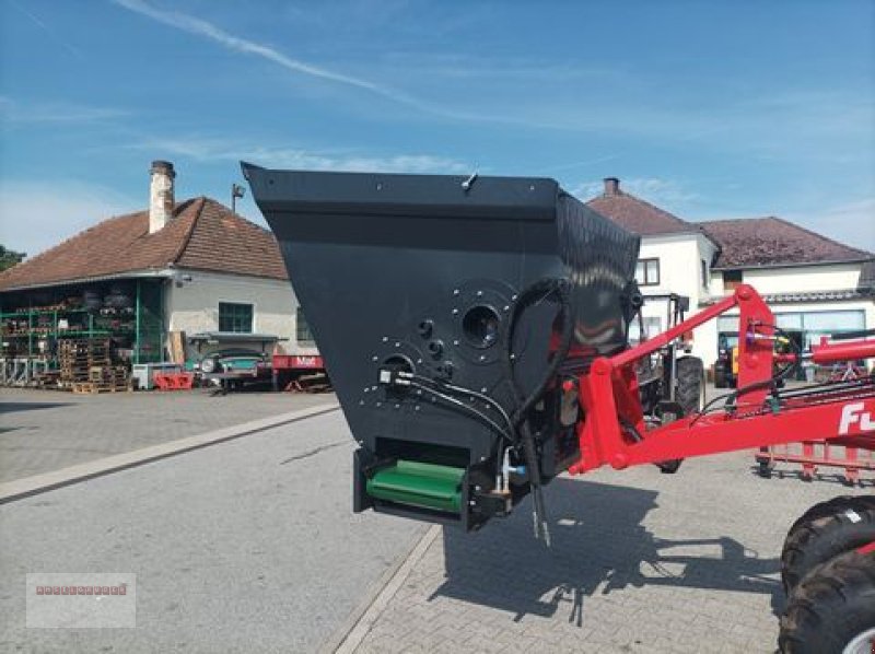 Einstreutechnik of the type Dominator Kombiverteiler 180 Einstreugerät-Futterschaufel, Gebrauchtmaschine in Tarsdorf (Picture 1)