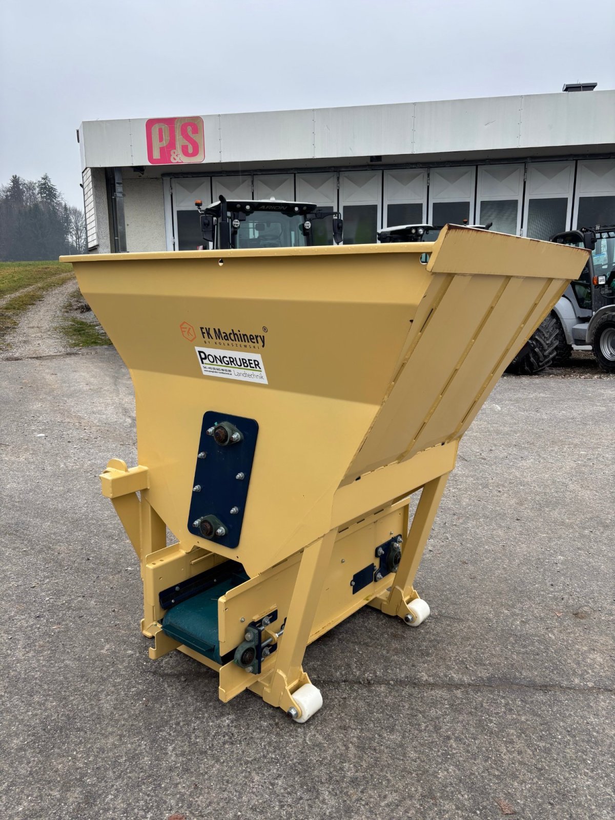 Einstreutechnik des Typs FK Machinery Einstreugerät, Neumaschine in Elixhausen (Bild 3)