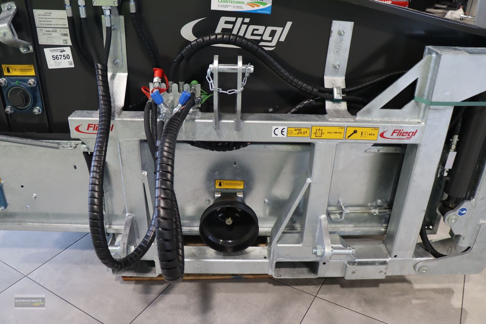 Einstreutechnik des Typs Fliegl AgroCenter Ballenauflöser, Neumaschine in Aurolzmünster (Bild 7)