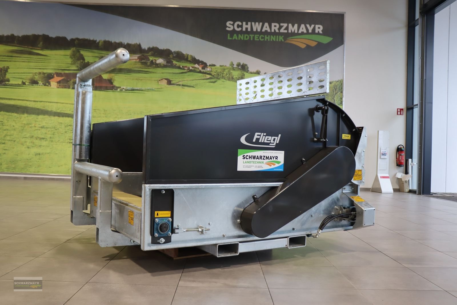 Einstreutechnik des Typs Fliegl AgroCenter Ballenauflöser, Neumaschine in Aurolzmünster (Bild 1)