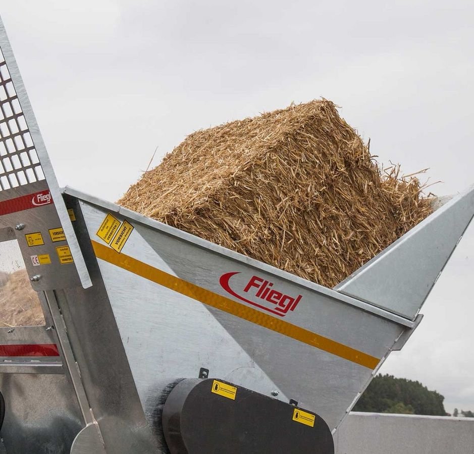 Einstreutechnik des Typs Fliegl Einstreuschaufel Profi, Neumaschine in Liebenau (Bild 3)