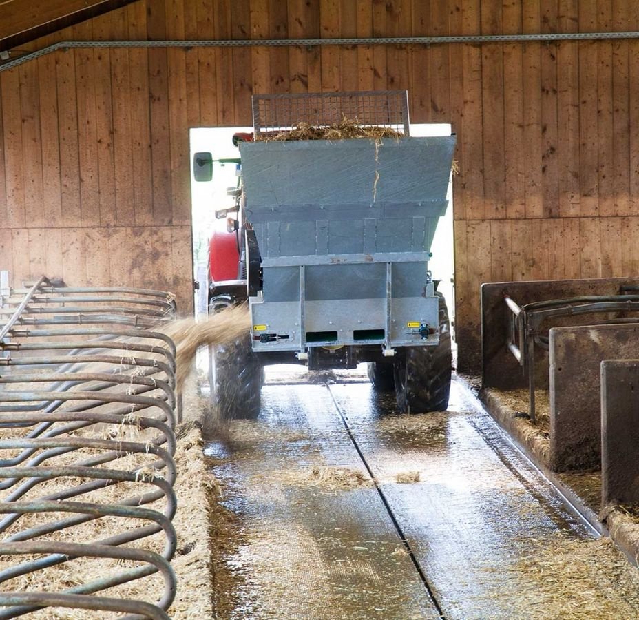 Einstreutechnik des Typs Fliegl Einstreuschaufel Profi, Neumaschine in Liebenau (Bild 1)