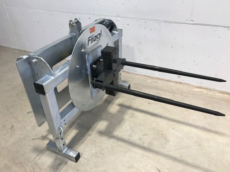 Einstreutechnik des Typs Fliegl Rundballenabwickler Euro-Dreipunkt, Neumaschine in Tamsweg (Bild 14)