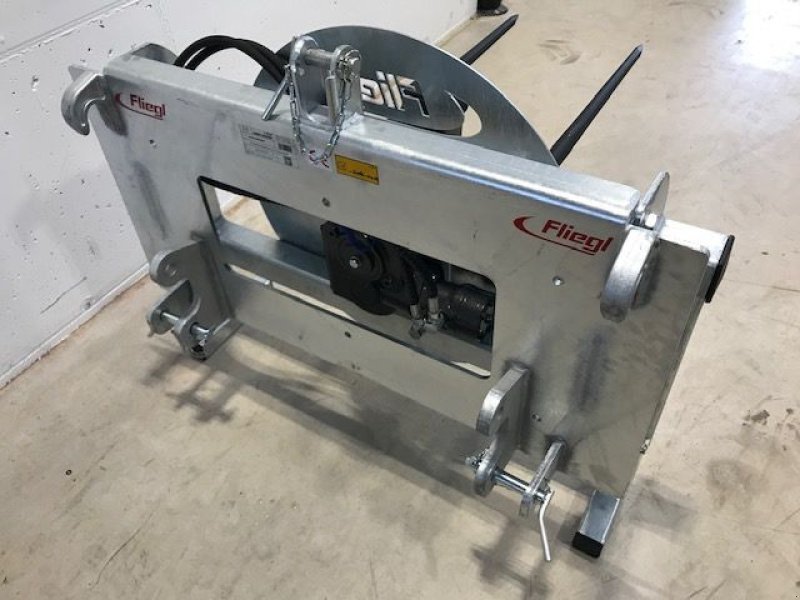 Einstreutechnik des Typs Fliegl Rundballenabwickler Euro-Dreipunkt, Neumaschine in Tamsweg (Bild 10)