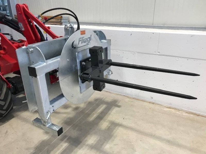 Einstreutechnik des Typs Fliegl Rundballenabwickler Euro-Dreipunkt, Neumaschine in Tamsweg (Bild 2)