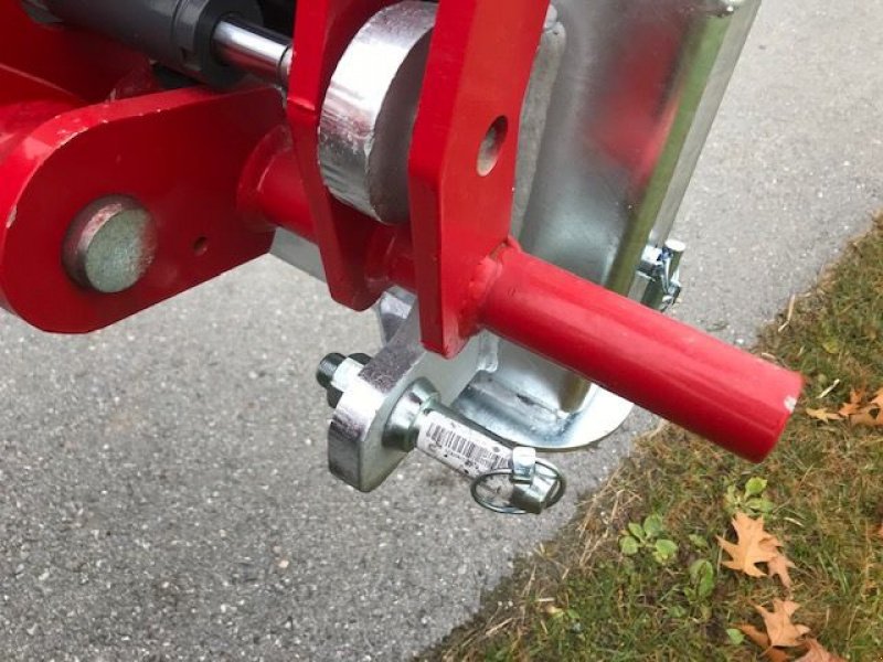 Einstreutechnik typu Fliegl Rundballenabwickler mit 4 Zinken, Neumaschine v Tamsweg (Obrázek 9)