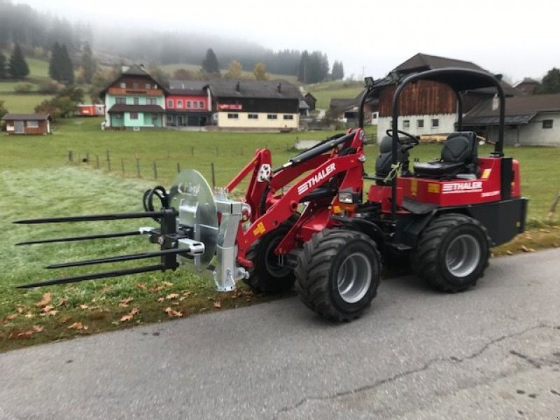 Einstreutechnik typu Fliegl Rundballenabwickler mit 4 Zinken, Neumaschine v Tamsweg (Obrázek 11)