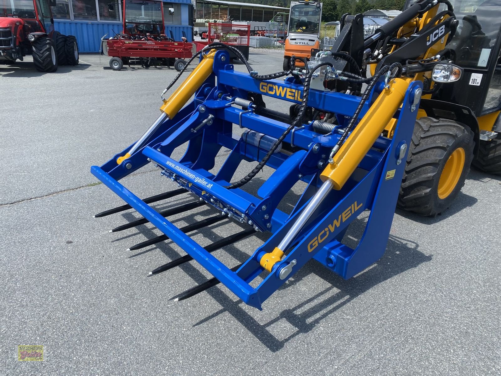 Einstreutechnik of the type Göweil RBS Rundballen-Schneider mit Folienhalter, Neumaschine in Kötschach (Picture 26)