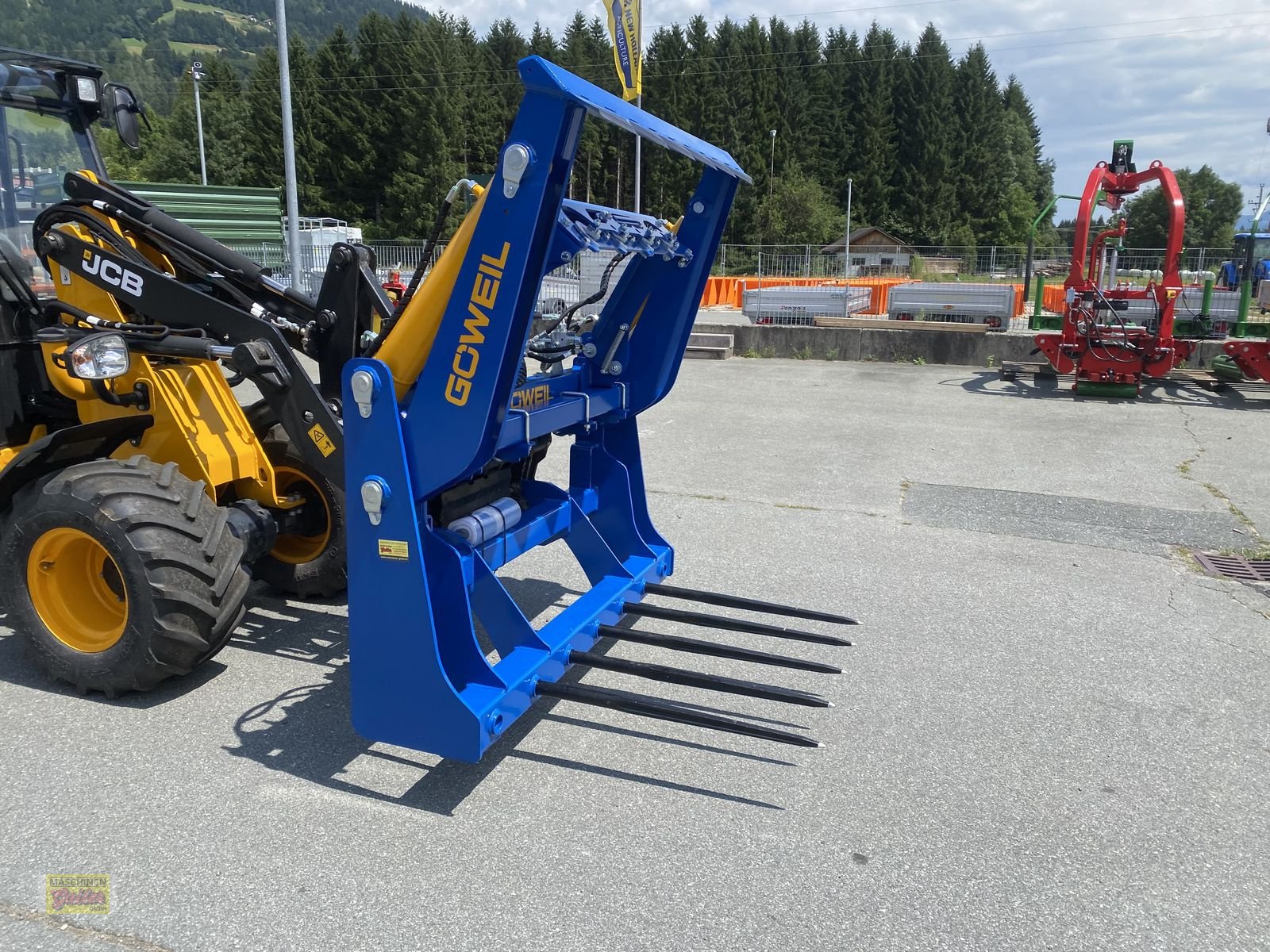 Einstreutechnik of the type Göweil RBS Rundballen-Schneider mit Folienhalter, Neumaschine in Kötschach (Picture 11)