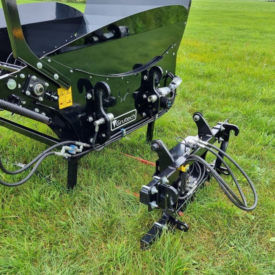 Einstreutechnik des Typs Grutech Ballenabwickler / Straw blowers, Neumaschine in Michałowo (Bild 6)