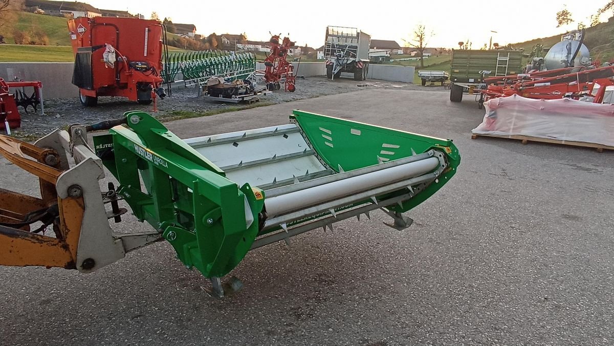 Einstreutechnik typu Hustler  LX 104, Neumaschine v Grünbach (Obrázek 2)