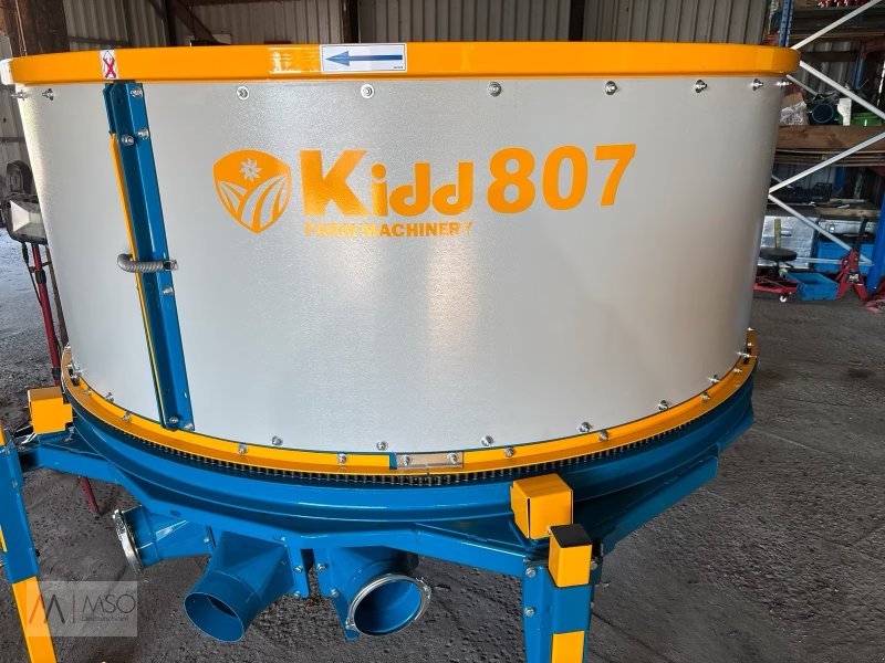 Einstreutechnik of the type Kidd 807 Einstreugerät Ballenauflöser Ballenhäcksler, Neumaschine in Berumerfehn (Picture 1)