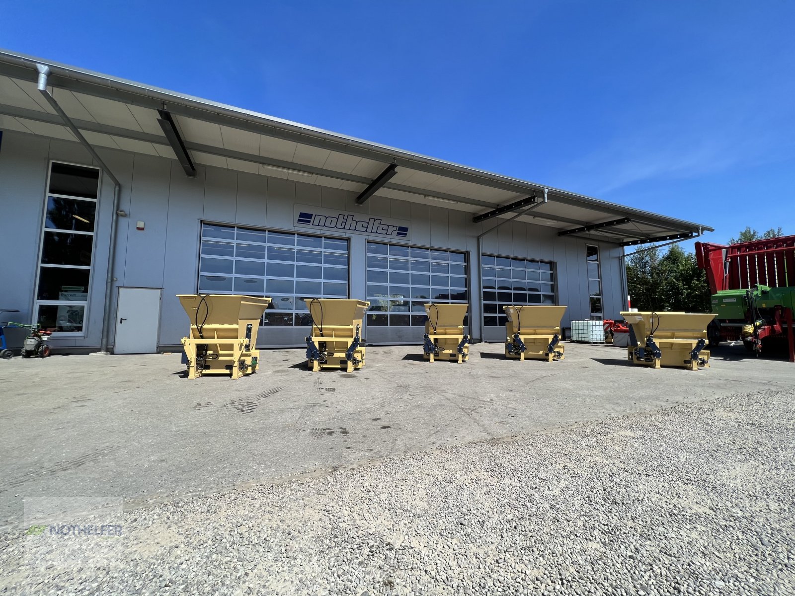 Einstreutechnik of the type Kolaszewski Einstreugeräte in verschiedenen Größen *Große Auswahl*, Neumaschine in Pforzen (Picture 3)