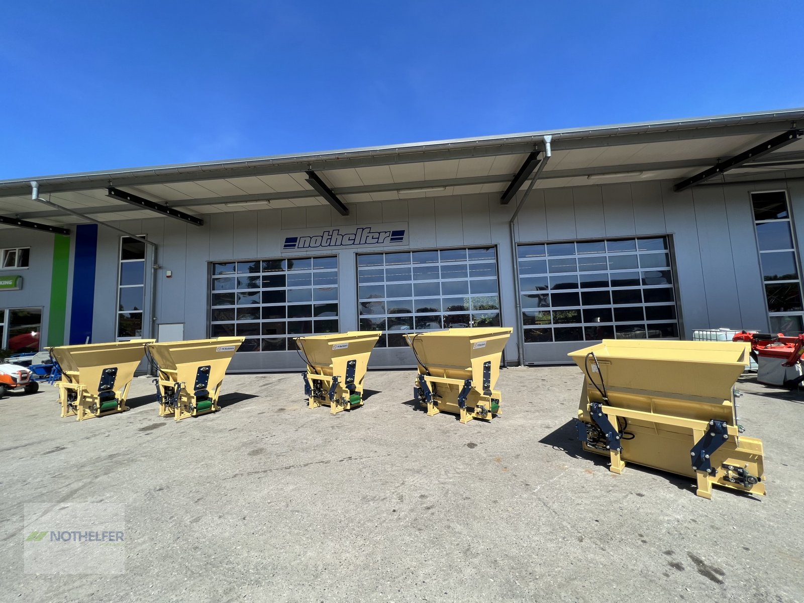 Einstreutechnik of the type Kolaszewski Einstreugeräte in verschiedenen Größen *Große Auswahl*, Neumaschine in Pforzen (Picture 4)