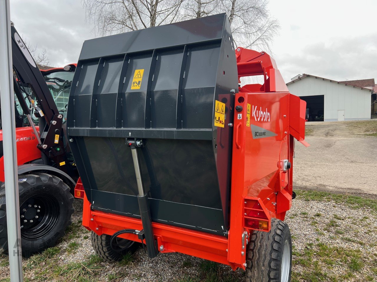 Einstreutechnik des Typs Kubota BC1300 Pro Ballenhäcksler, Neumaschine in Schweitenkirchen (Bild 4)