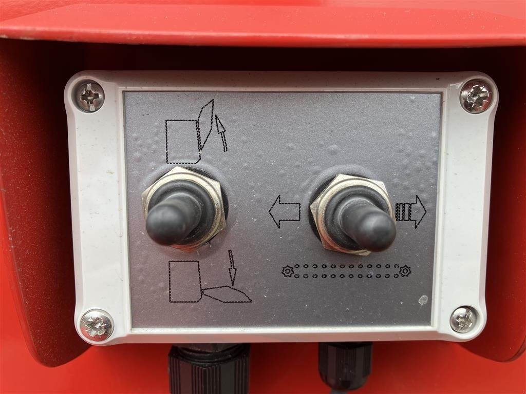 Einstreutechnik des Typs Kverneland 863 PRO, Bugseret ballesnitter, Gebrauchtmaschine in Spøttrup (Bild 12)