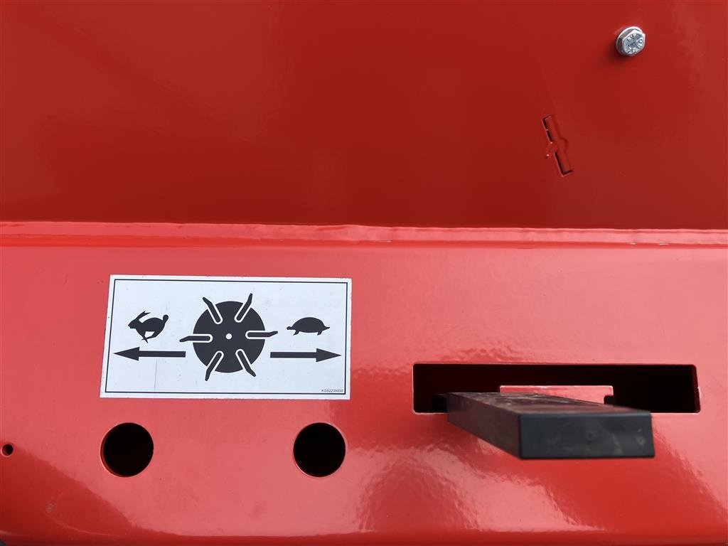 Einstreutechnik des Typs Kverneland 863 PRO, Bugseret ballesnitter, Gebrauchtmaschine in Spøttrup (Bild 10)