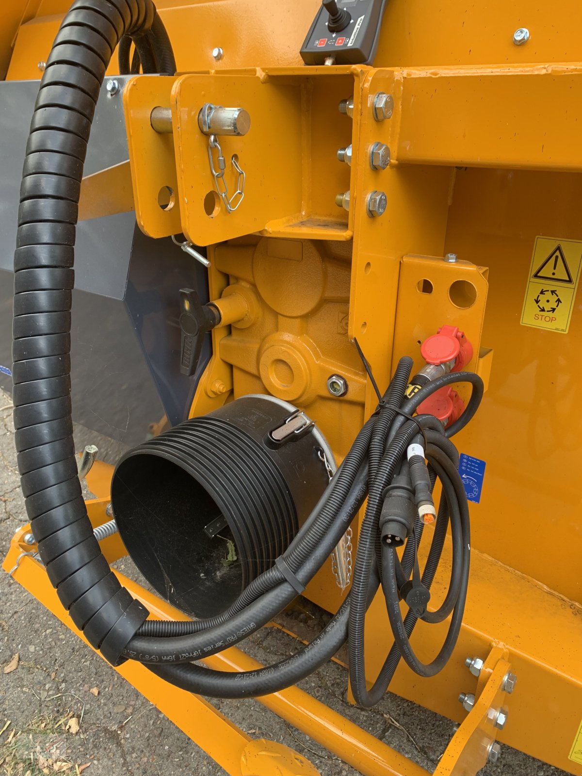 Einstreutechnik of the type Lucas Castor 20, Neumaschine in Königsmoor (Picture 6)