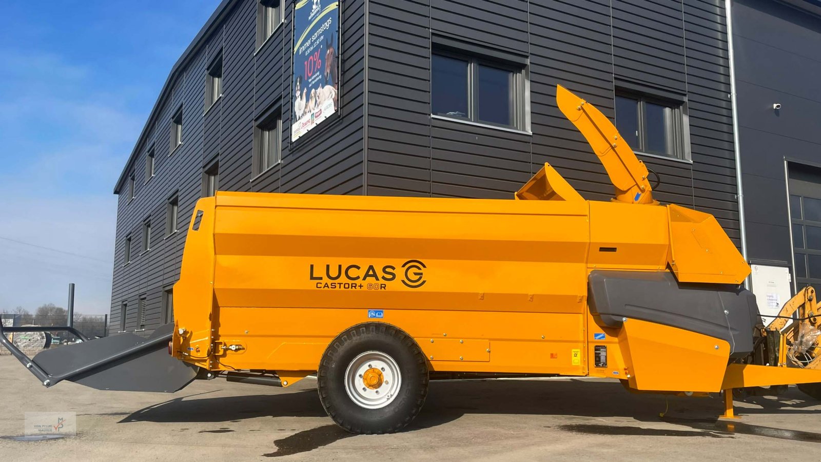 Einstreutechnik of the type Lucas Castor + 80 R, Neumaschine in Mahlberg-Orschweier (Picture 2)