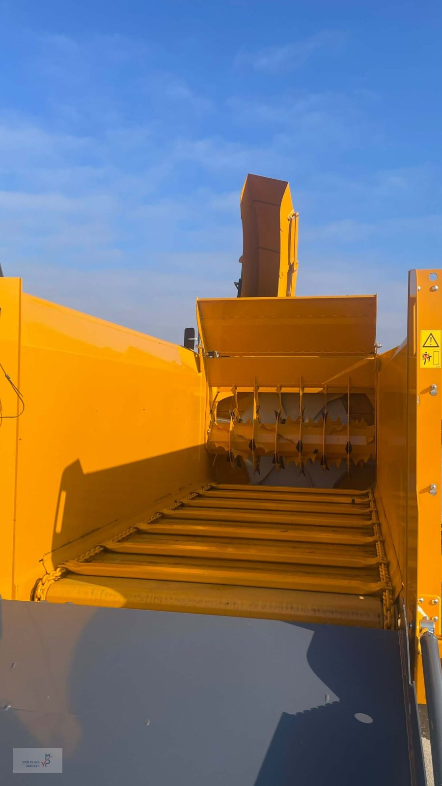 Einstreutechnik of the type Lucas Castor + 80 R, Neumaschine in Mahlberg-Orschweier (Picture 4)