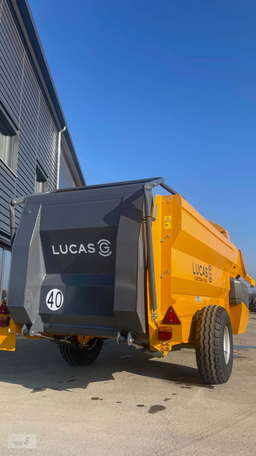 Einstreutechnik of the type Lucas Castor + 80 R, Neumaschine in Mahlberg-Orschweier (Picture 8)