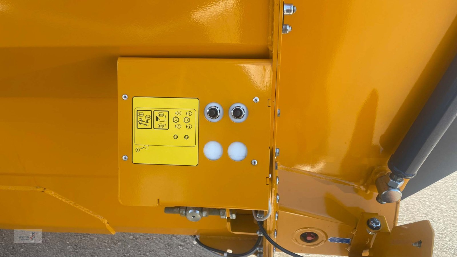 Einstreutechnik of the type Lucas Castor + 80 R, Neumaschine in Mahlberg-Orschweier (Picture 14)