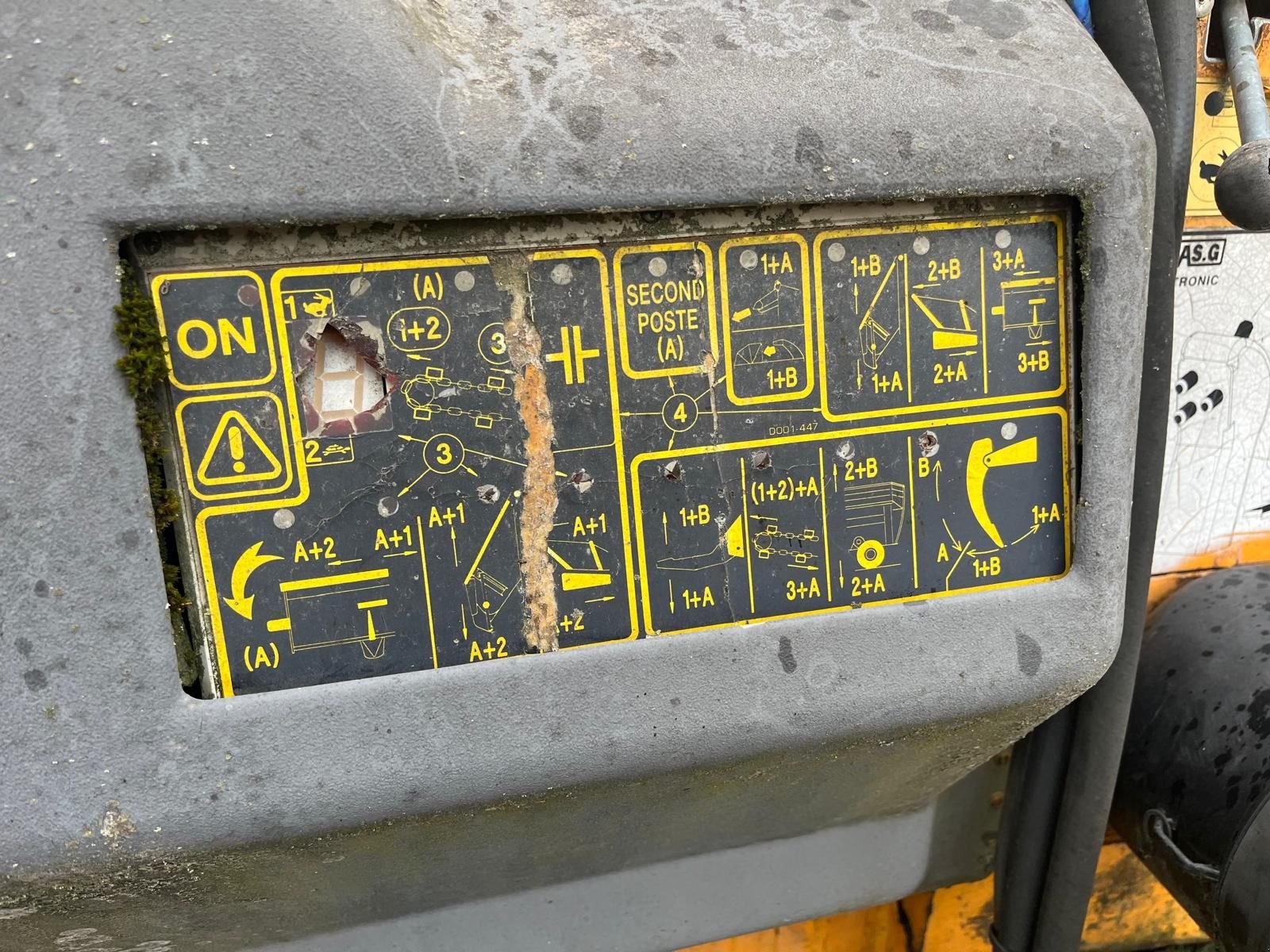 Einstreutechnik of the type Lucas Einstreuwagen, Gebrauchtmaschine in Feldkirchen (Picture 4)