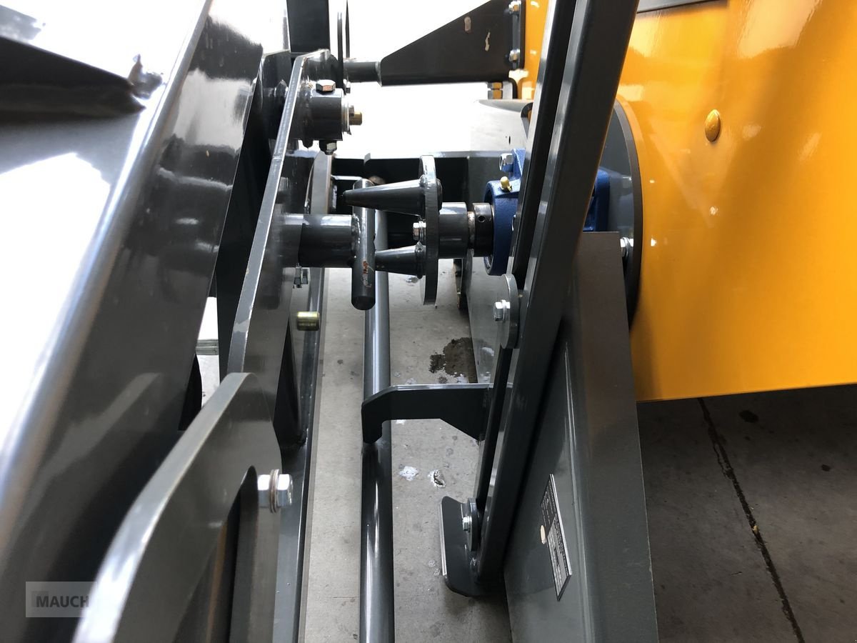 Einstreutechnik Türe ait Lucas UBI PIC Ballenabroller, Neumaschine içinde Burgkirchen (resim 7)