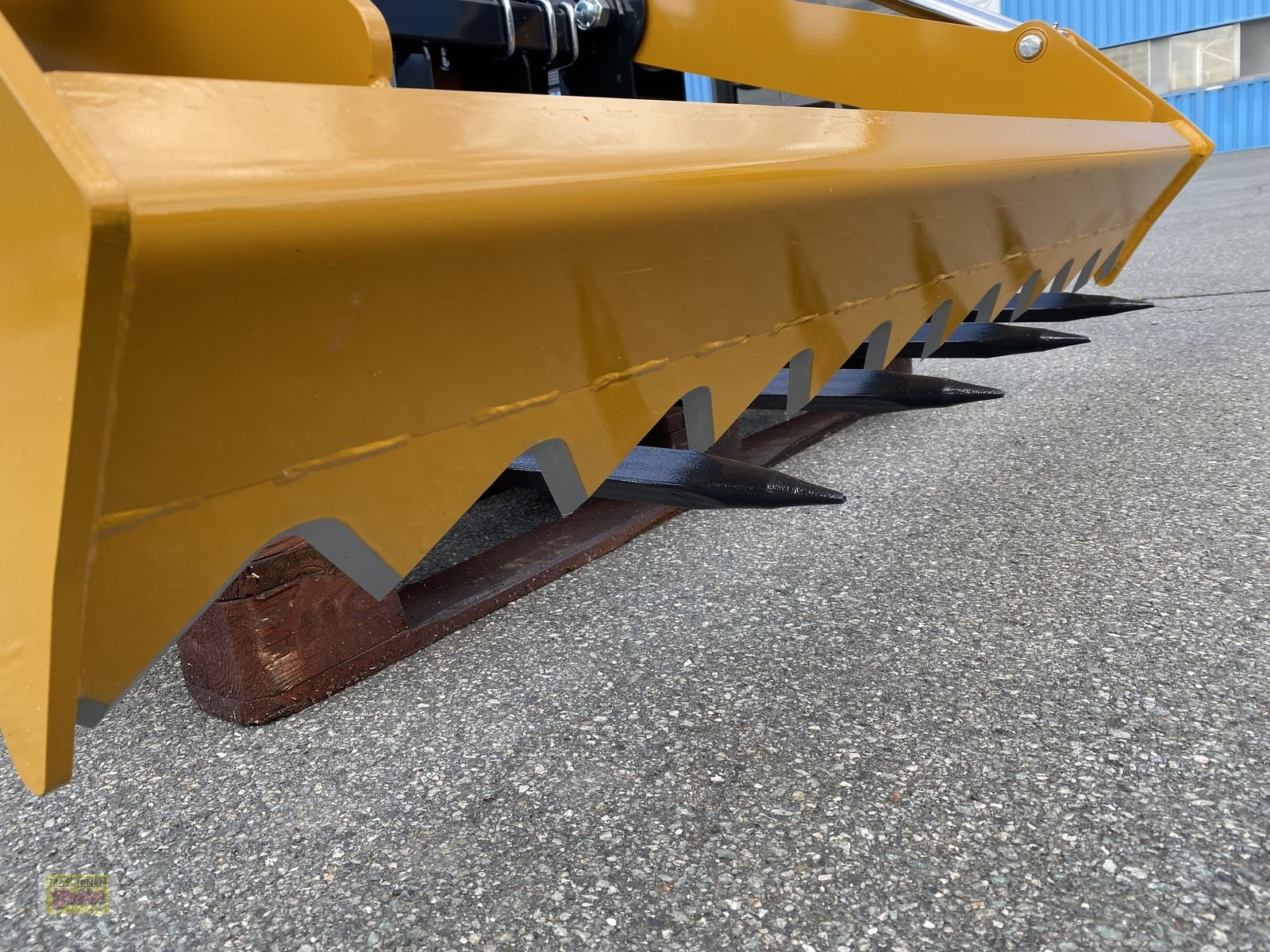 Einstreutechnik des Typs Mammut Ballenschneider Power Cut 3-Punkt-Euroaufnahme, Neumaschine in Kötschach (Bild 21)