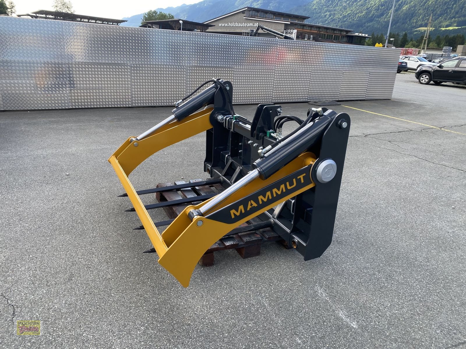 Einstreutechnik des Typs Mammut Ballenschneider Power Cut 3-Punkt-Euroaufnahme, Neumaschine in Kötschach (Bild 22)