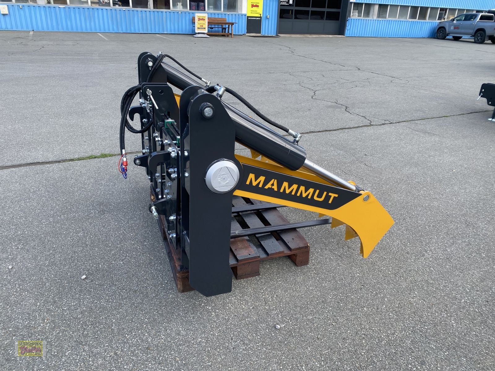 Einstreutechnik des Typs Mammut Ballenschneider Power Cut 3-Punkt-Euroaufnahme, Neumaschine in Kötschach (Bild 9)