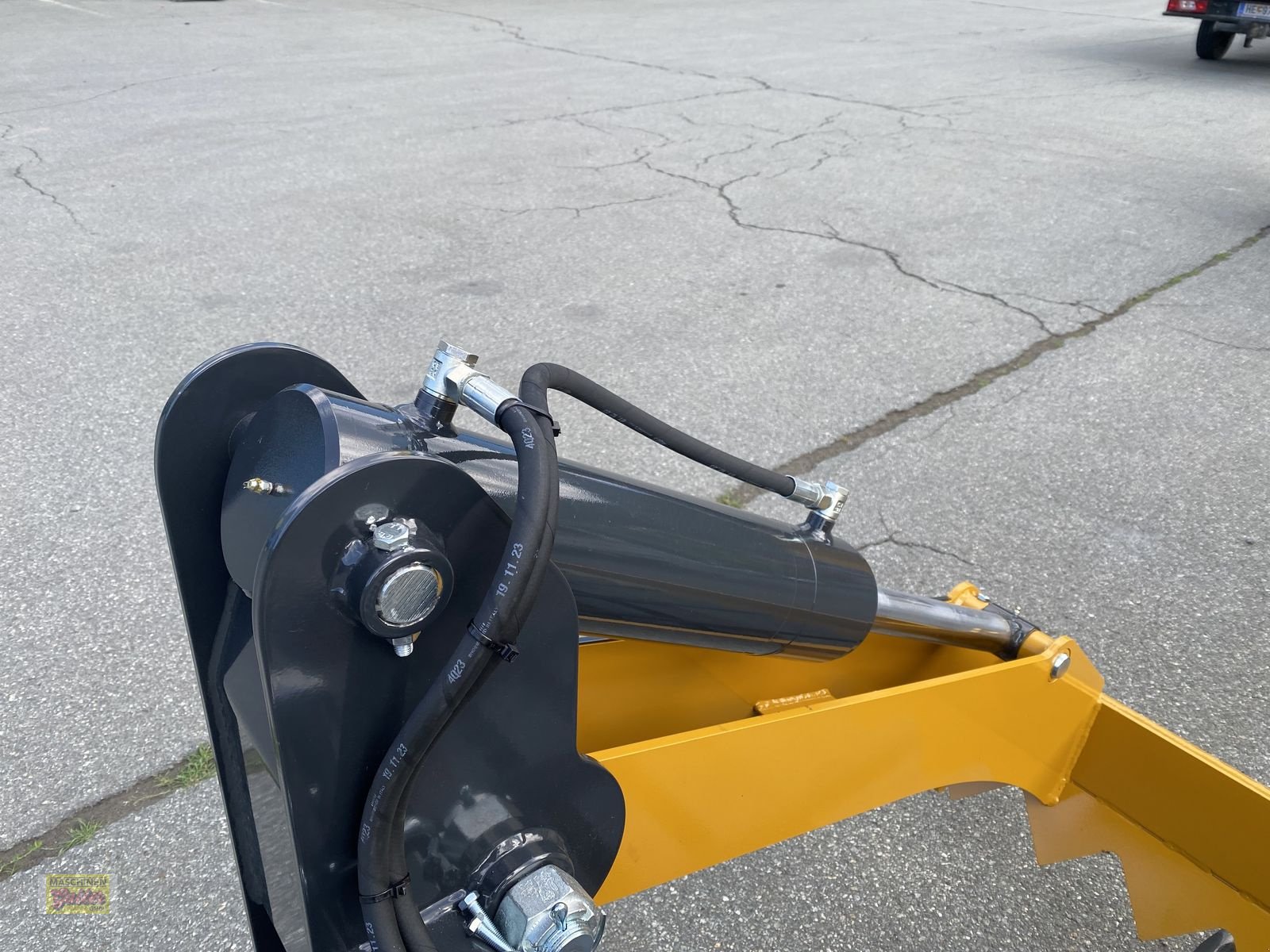 Einstreutechnik des Typs Mammut Ballenschneider Power Cut 3-Punkt-Euroaufnahme, Neumaschine in Kötschach (Bild 18)