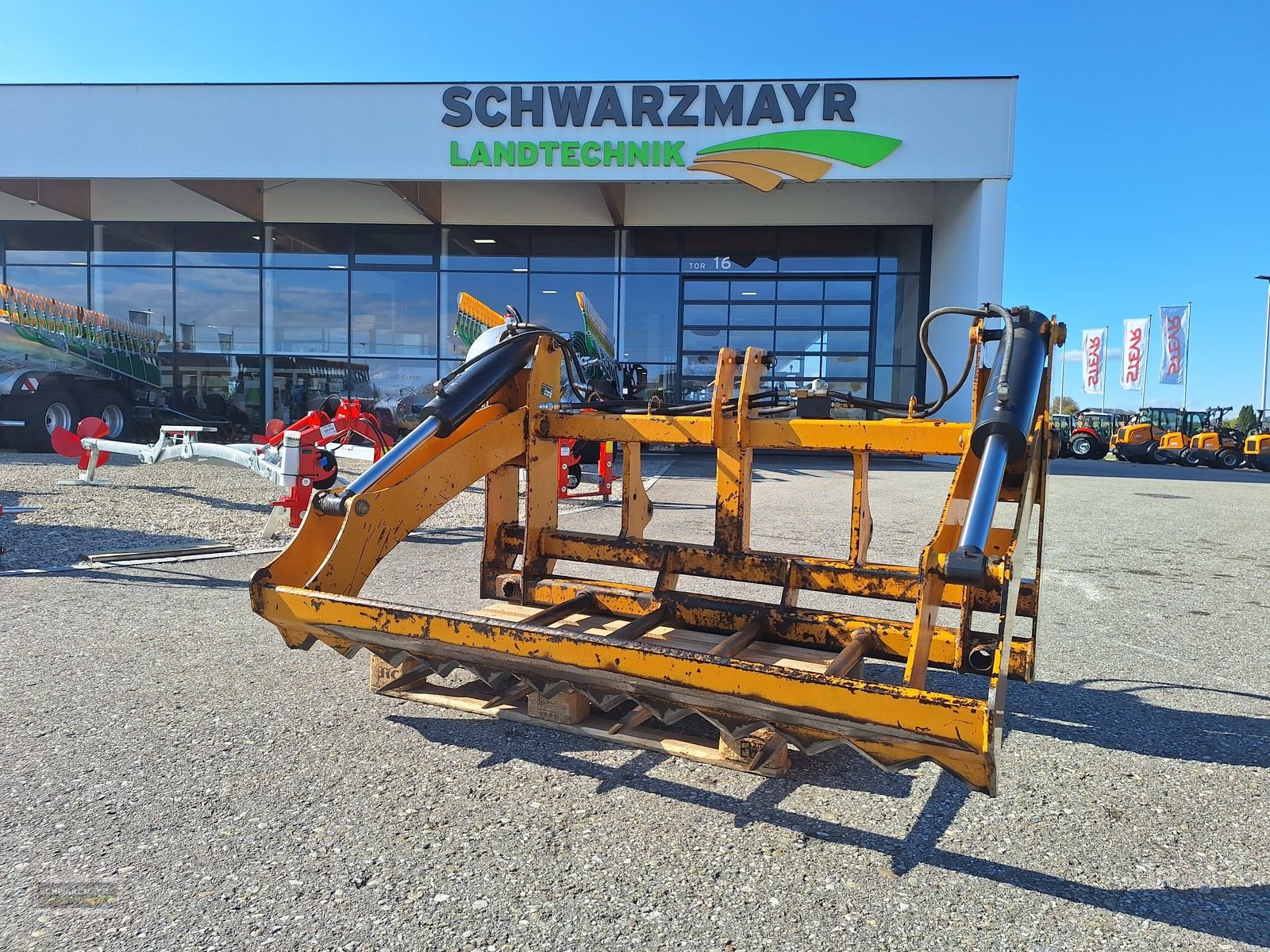 Einstreutechnik of the type Mammut Ballenschneider, Gebrauchtmaschine in Gampern (Picture 1)