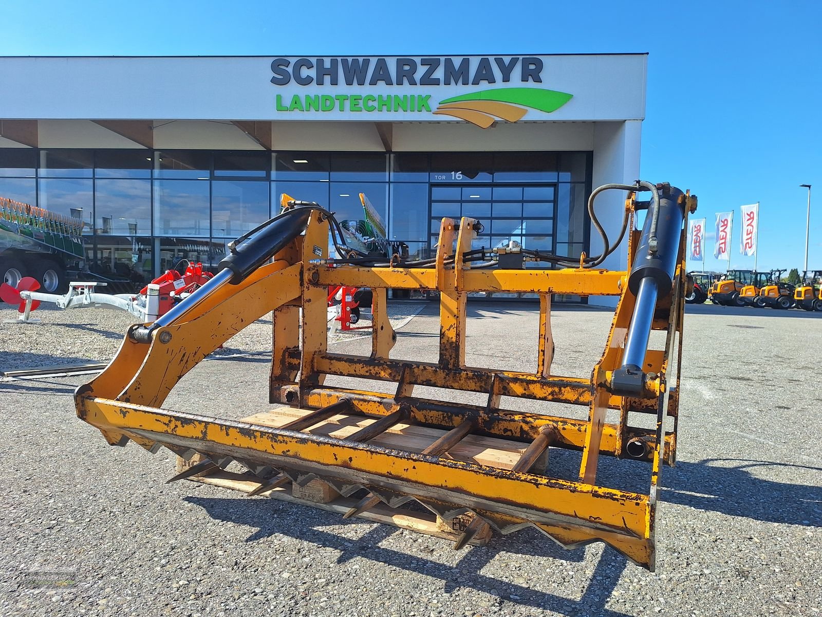 Einstreutechnik of the type Mammut Ballenschneider, Gebrauchtmaschine in Gampern (Picture 2)