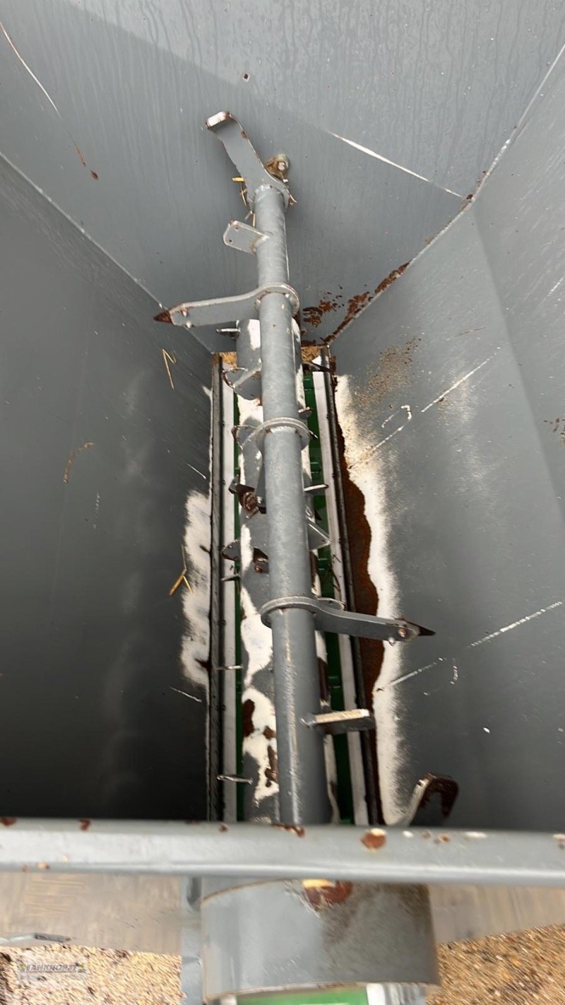 Einstreutechnik des Typs Mehrtens EG 1401, Gebrauchtmaschine in Wiefelstede-Spohle (Bild 4)