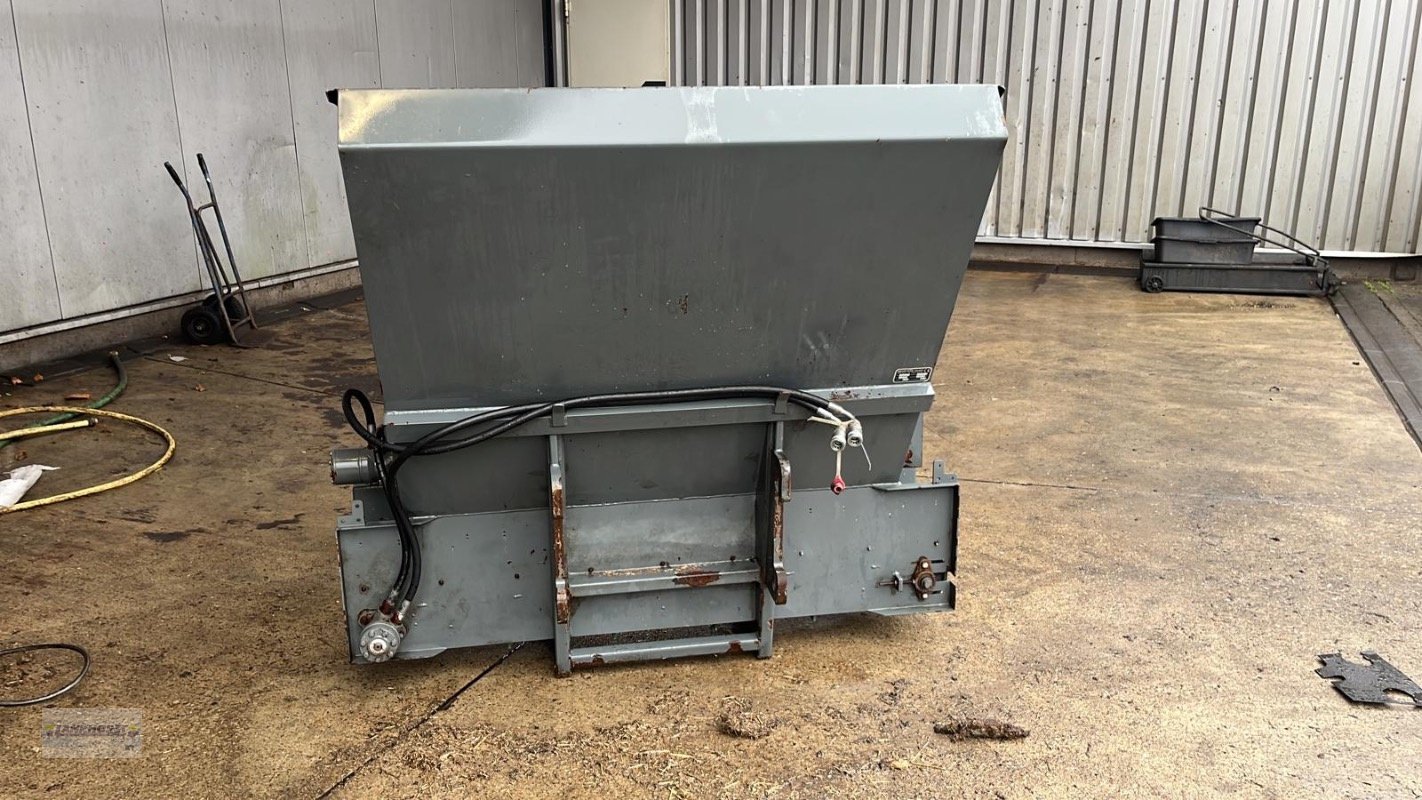 Einstreutechnik des Typs Mehrtens EG 1401, Gebrauchtmaschine in Wiefelstede-Spohle (Bild 2)