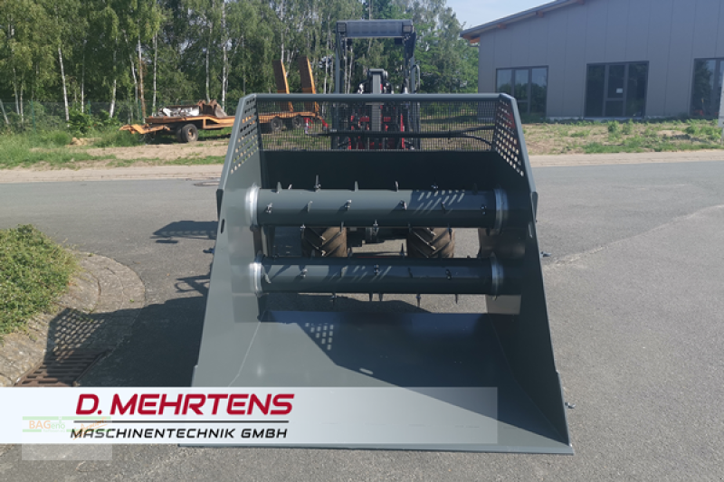 Einstreutechnik des Typs Mehrtens Strohhexe, Neumaschine in Ingelfingen-Stachenhausen (Bild 3)