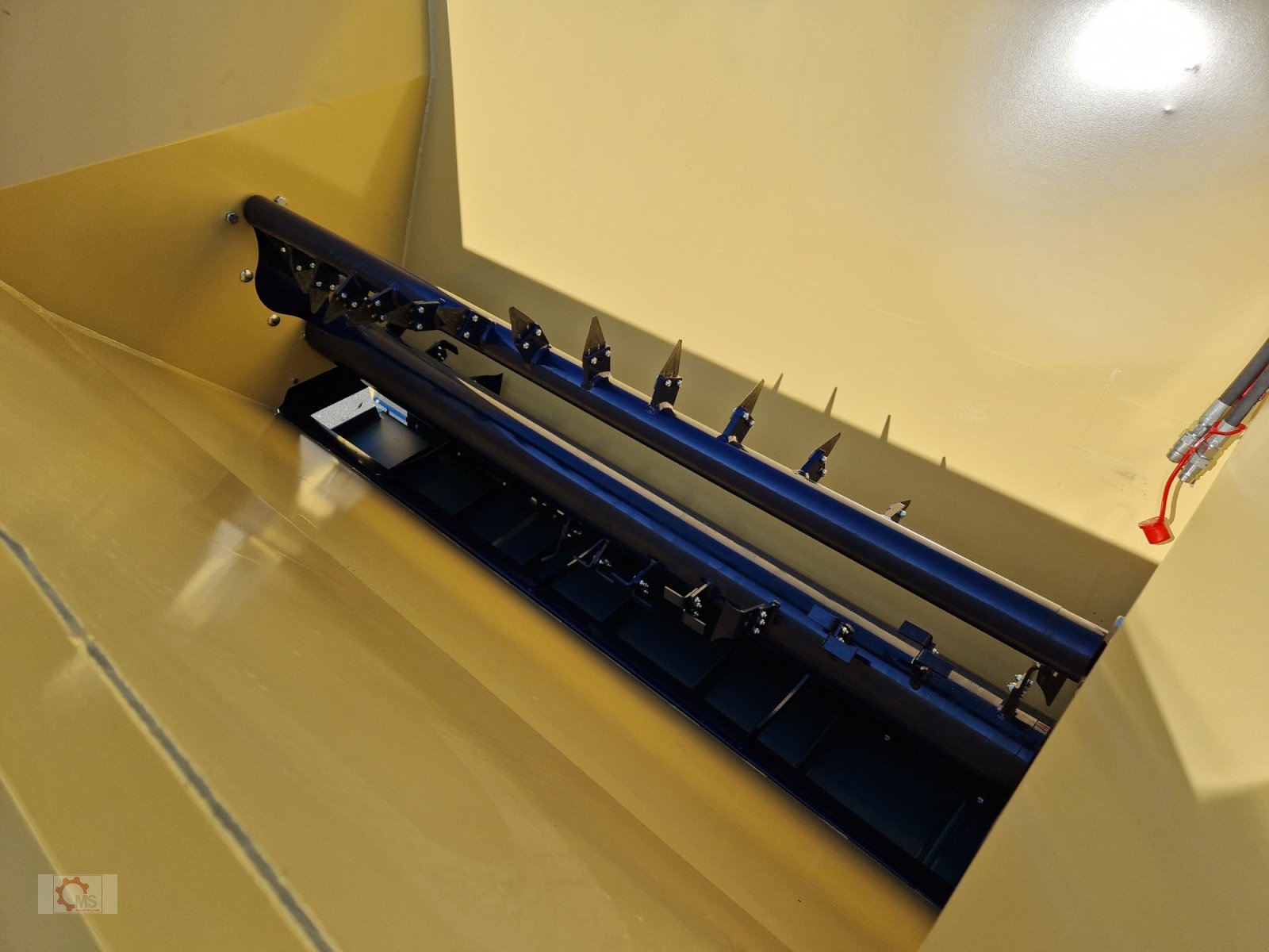 Einstreutechnik typu MS Einstreugerät universell Einstreuschaufel, Neumaschine v Tiefenbach (Obrázek 3)