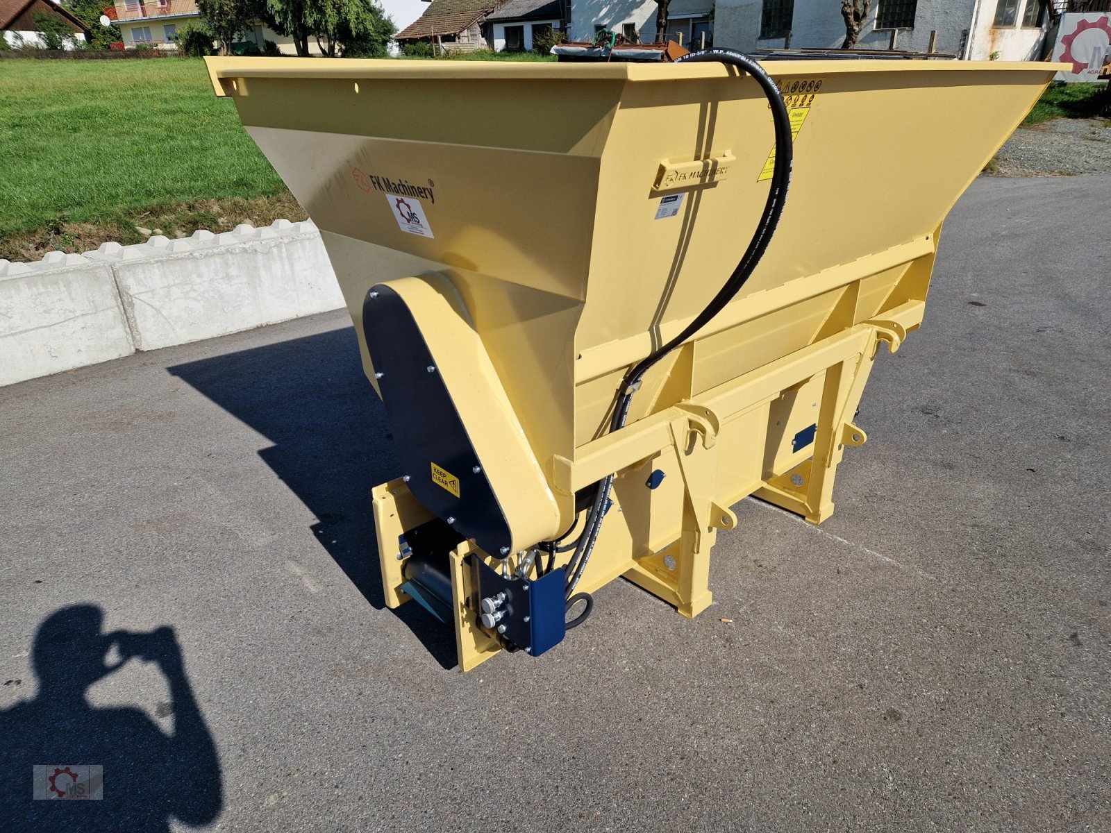 Einstreutechnik typu MS Einstreugerät universell Einstreuschaufel, Neumaschine v Tiefenbach (Obrázek 9)